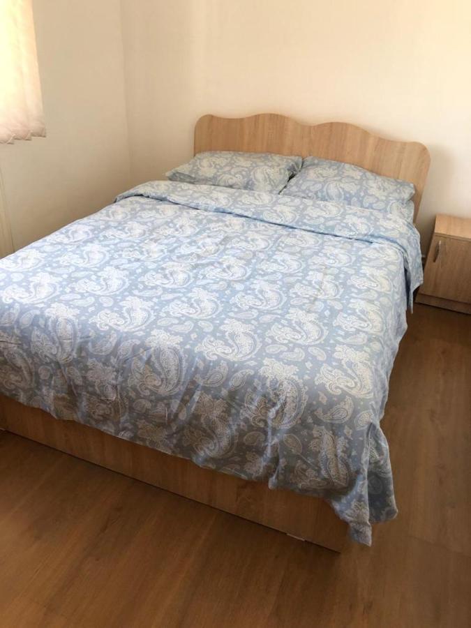 Apartament Targoviste In Regim Hotelier Cu 2 Camere Екстериор снимка